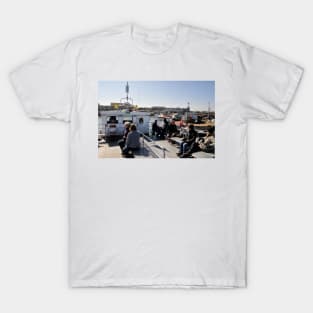 Farne Island tour returning to harbour - Seahouses, Northumberland, UK T-Shirt